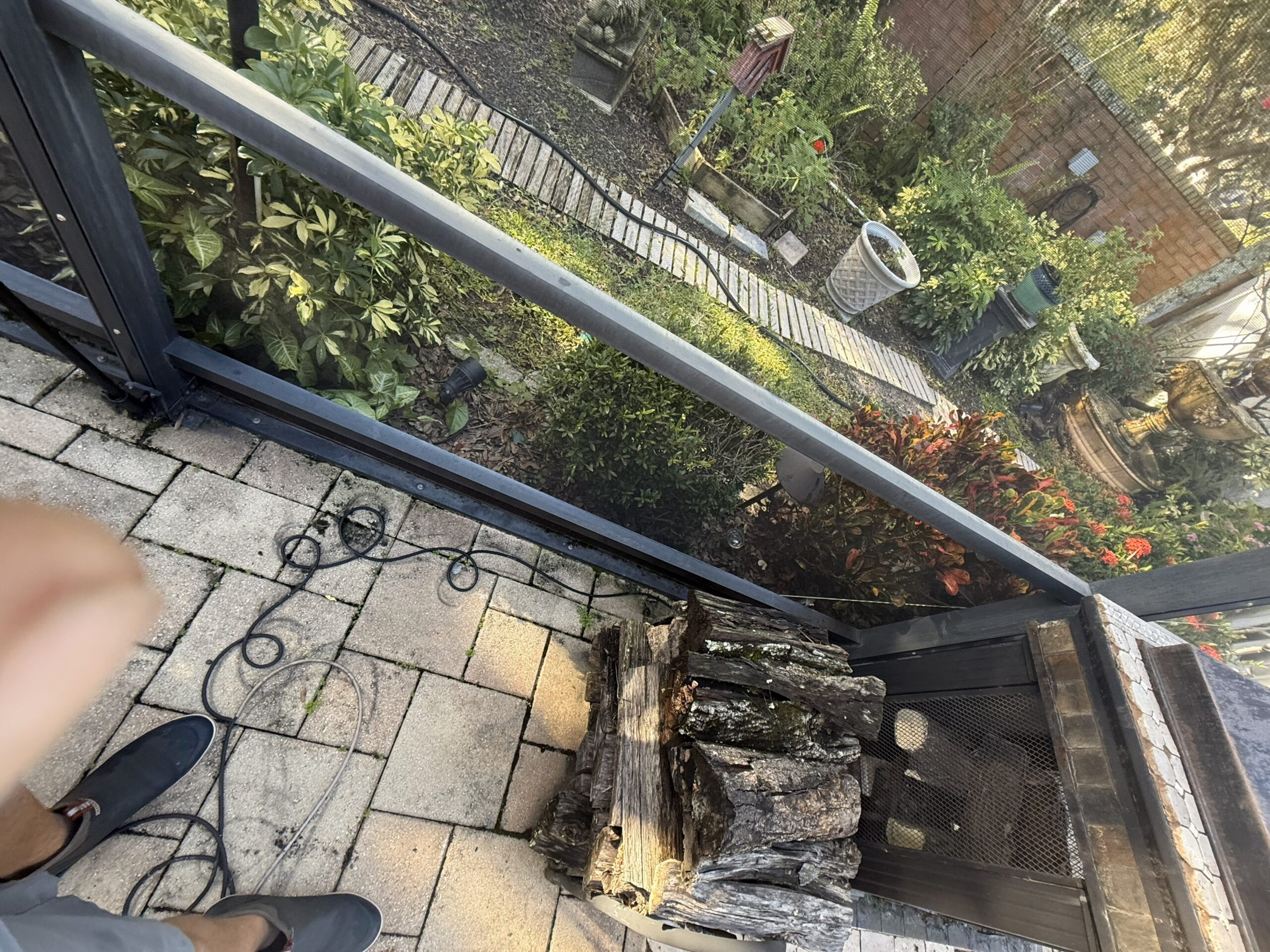 pool cage screening service